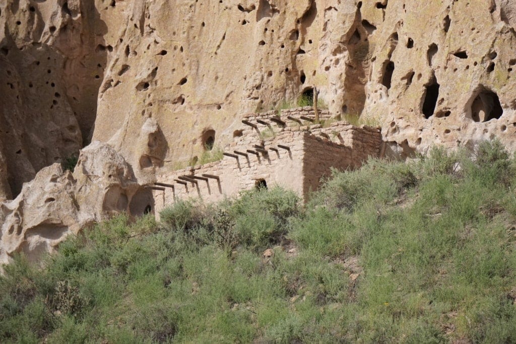 مسارات المشي لمسافات طويلة في نصب Bandelier الوطني 1 نصب بويبلو هاوس بانديلير التذكاري الوطني
