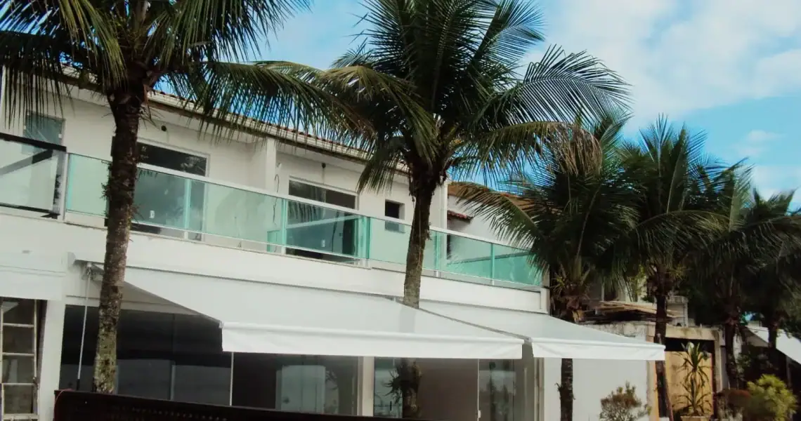 TOLDO ARTICULADO em Itanhaem