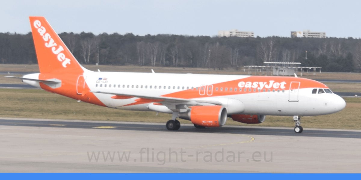 Toujours au sol, plus tard sur le radar arien : Un avion Airbus A320.