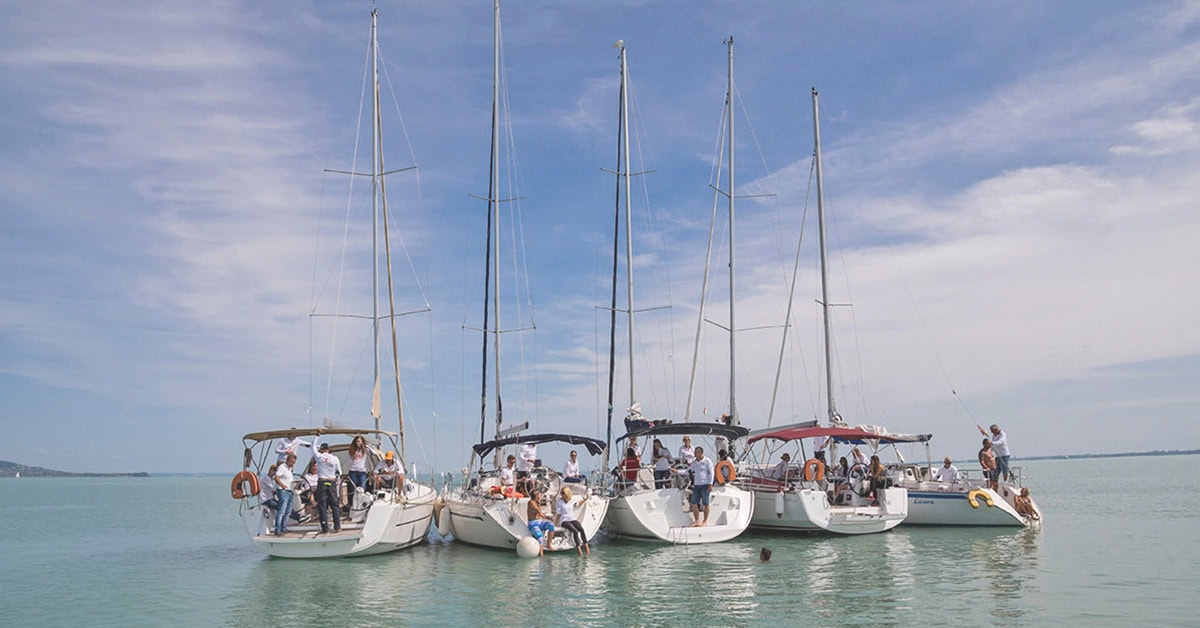 Használtautó.hu Regatta vitorlás csapatépítés | Füredyacht Charter