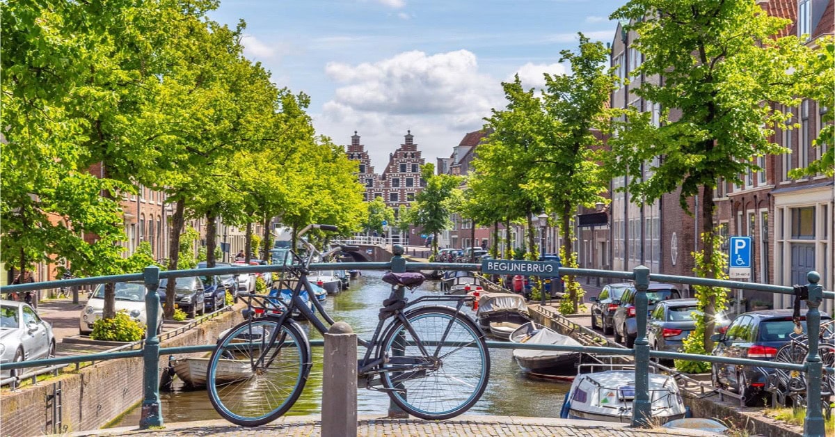 Amsterdam putovanje - Prošetajte kanalima, posetite Dam square i Lediseplan. Holandija