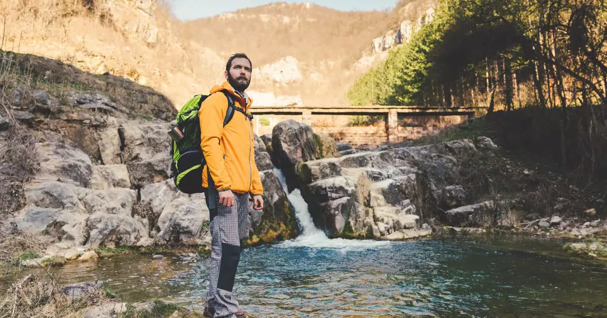 What is Solo Travelling?
