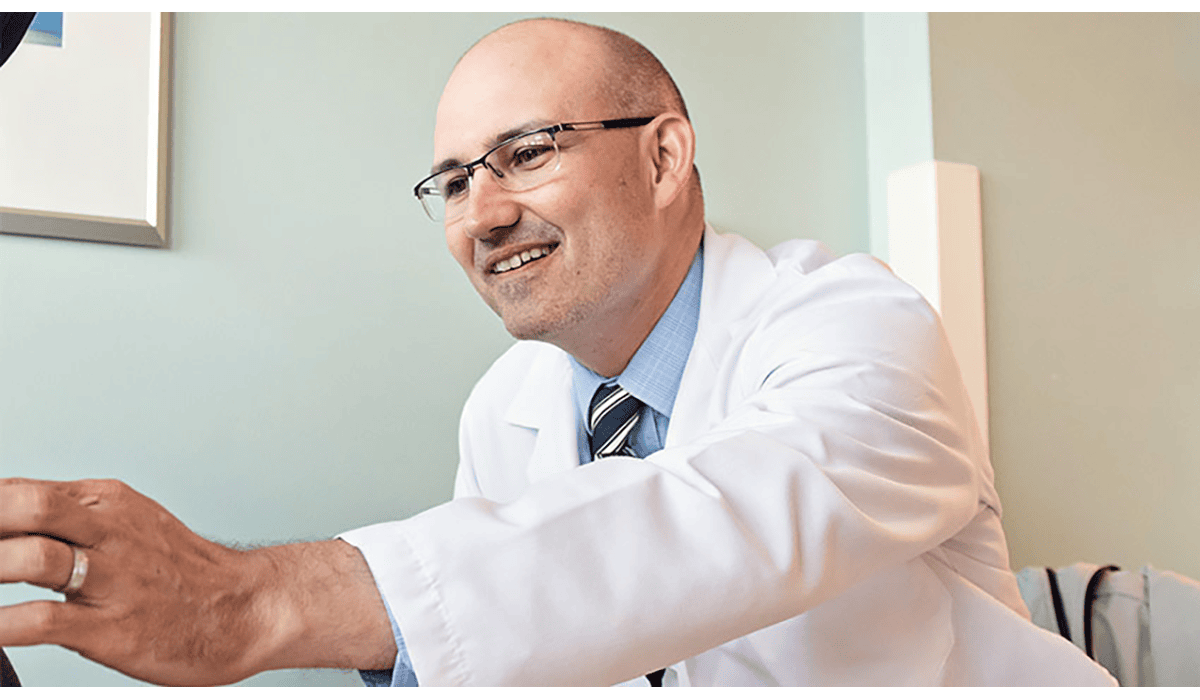 Doctor Man Reach Room Smile 0 Gatewayextension