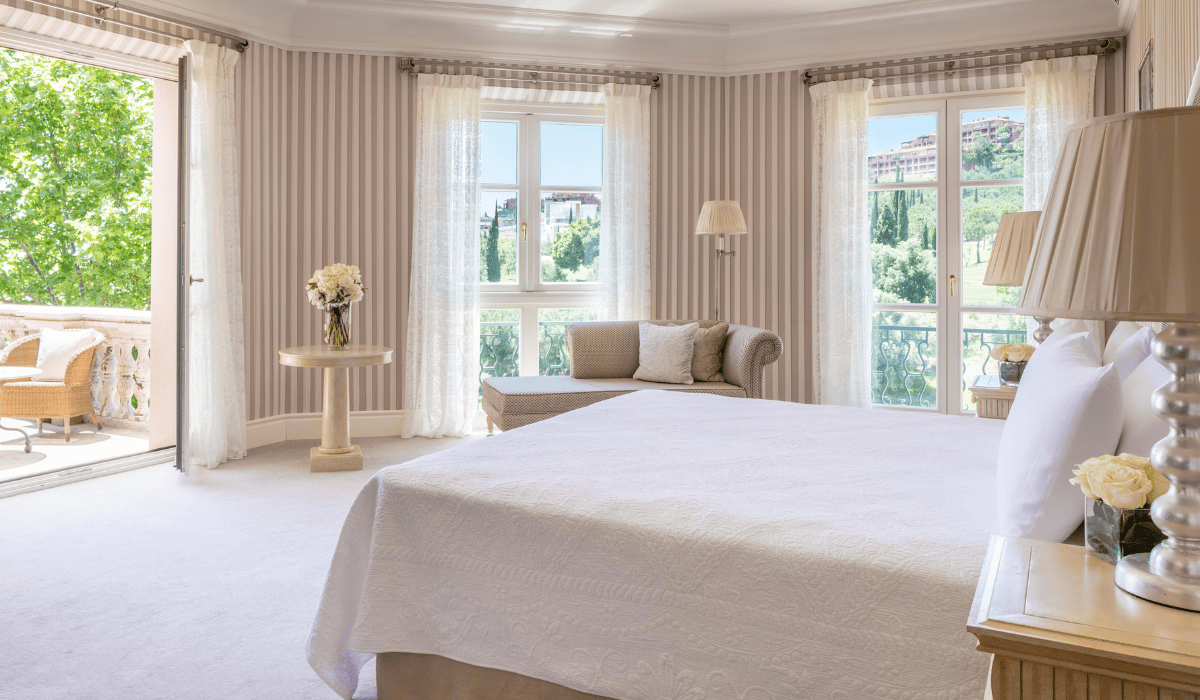 Room at Anantara Villa Padierna Palace