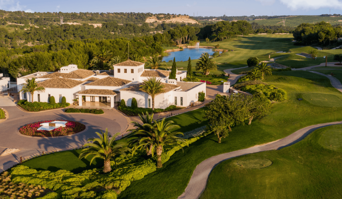 Las Colinas Golf & Country Club