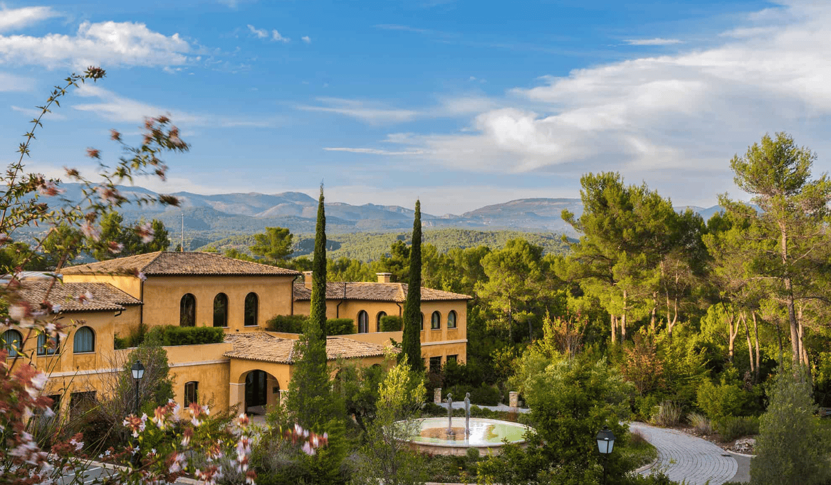 Domaine de Terre Blanche Hotel Spa Golf Resort
