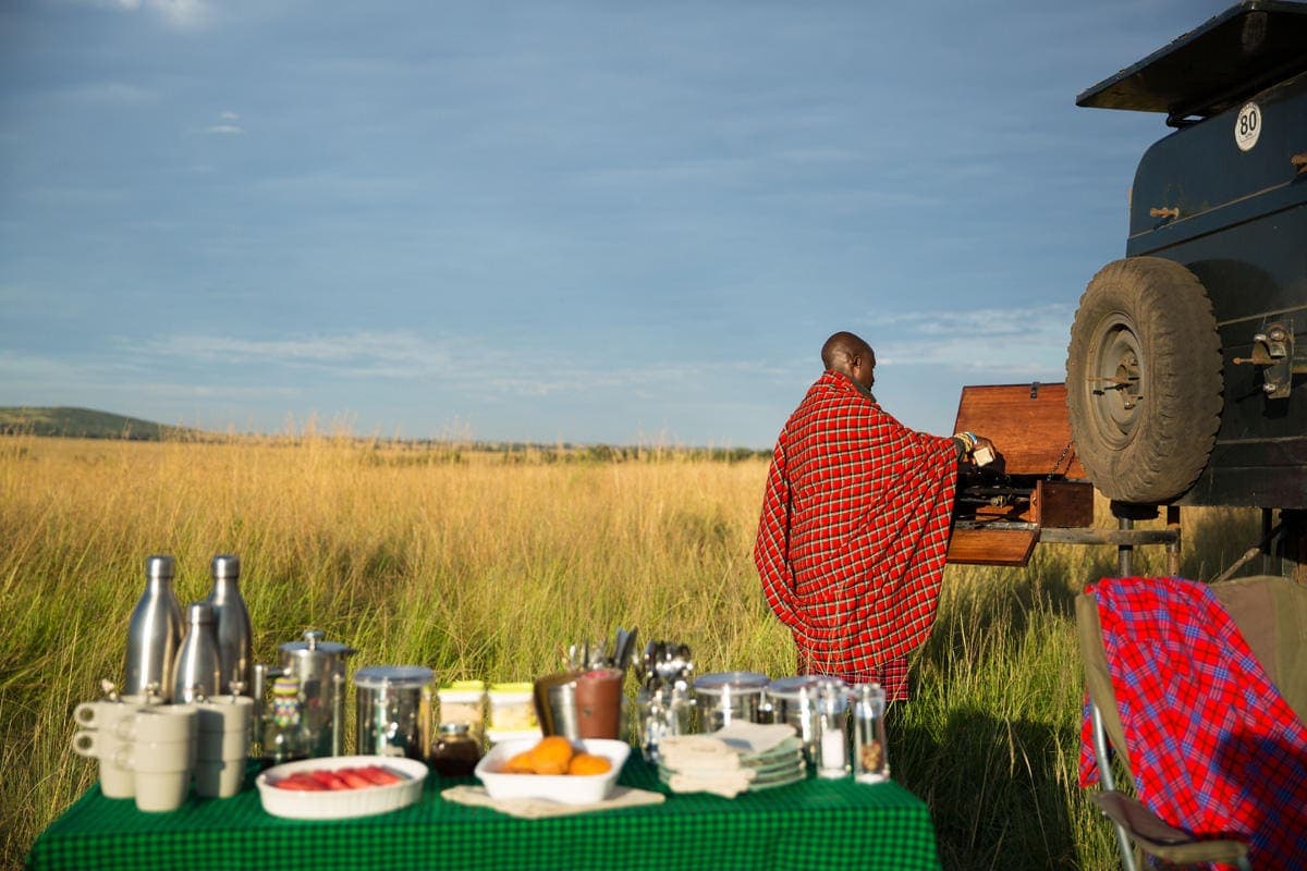 bush_breakfast_at_salas_camp2
