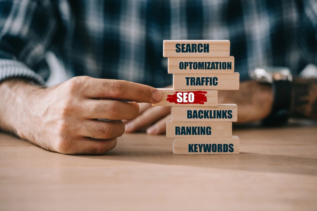 how to start a travel blog