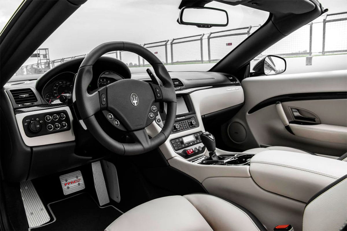 Интерьер Maserati GranCabrio