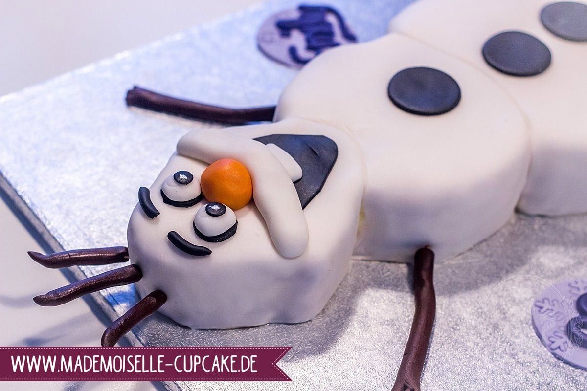 Disneys Eiskönigin Schneemann Olaf Torte Fondant Kuchen Cake Motivtorte Frozen Mademoiselle Cupcake