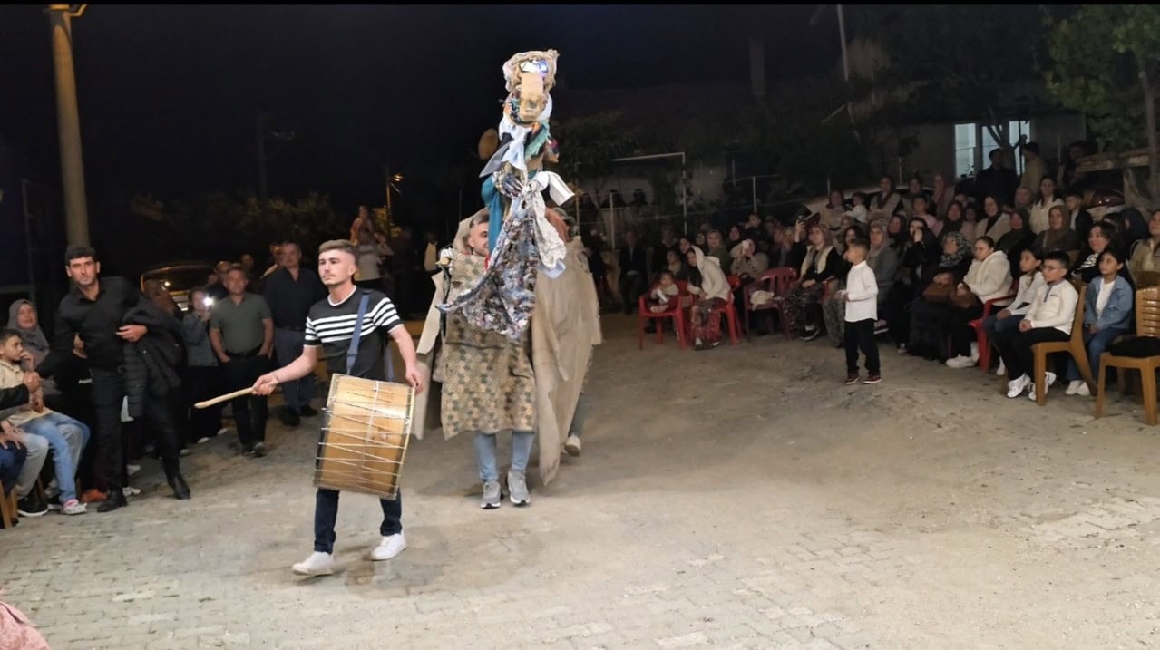 Manisa’da 135 yıllık ‘Kukla Deve’ geleneği yaşatılıyor