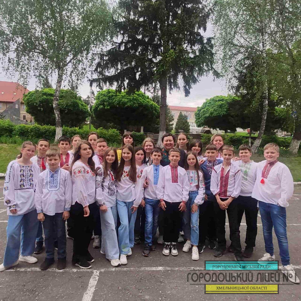 Вишиванка – це любов! img 20230519 133129 708 - Вишиванка – це любов!