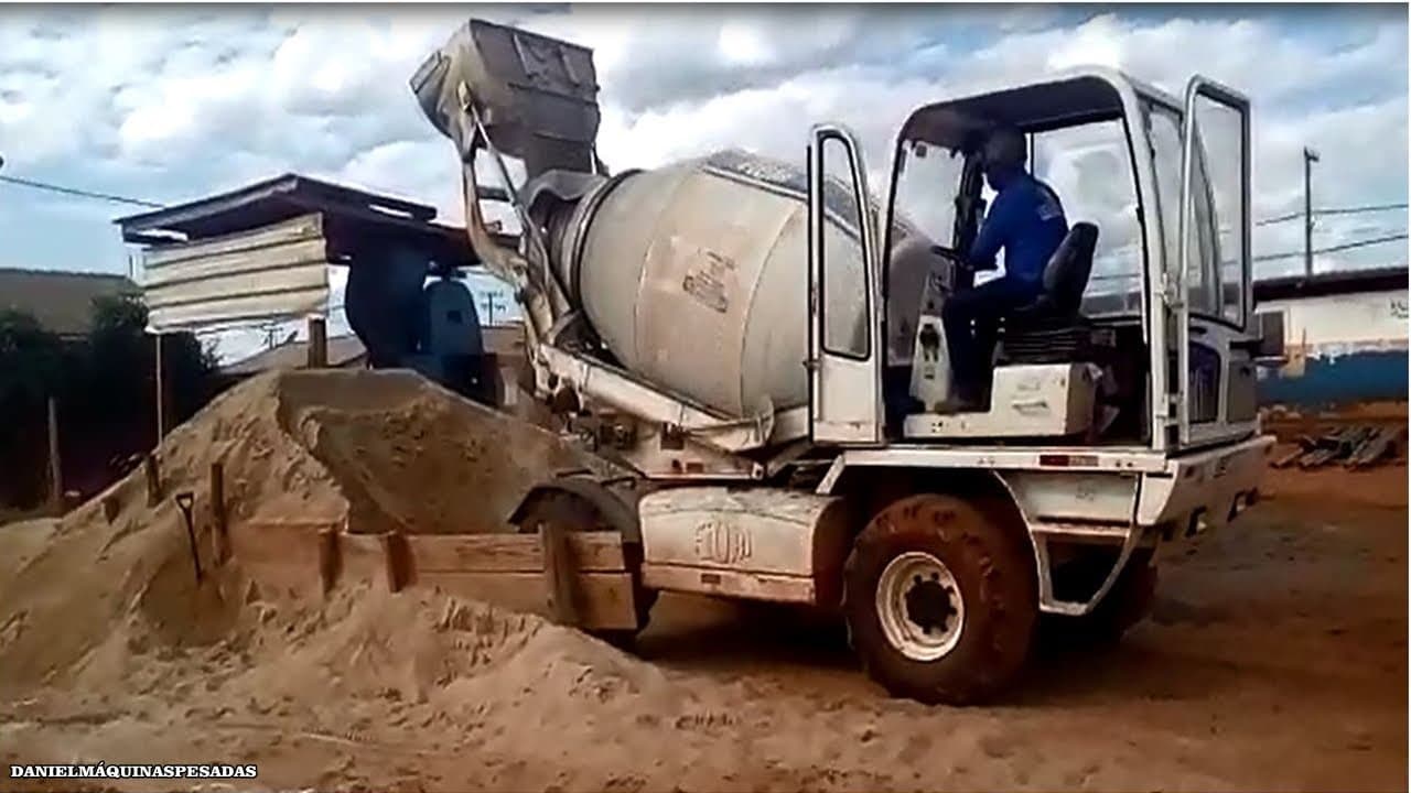 AUTOBETONEIRA FIORI DB460 – MÁQUINAS AO EXTREMO / ATOLADA BOBCAT / DOOSAN NO GARIMPO!