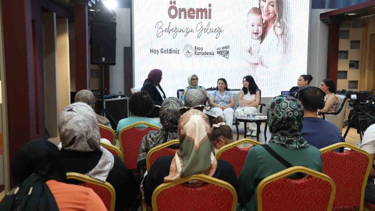 GAZİOSMANPAŞA’DA YENİ DOĞUM YAPAN VE GEBE ANNELERE YÖNELİK DÜZENLENEN ‘ANNE SÜTÜNÜN ÖNEMİ’ PANELİNDE, EMZİRMENİN ÖNEMİ, GEBELİKTE DOĞRU BESLENME, EGZERSİZ VE LOHUSALIK DÖNEMİNDE PSİKOLOJİK DESTEK GİBİ KONULARDA UZMAN İSİMLER TARAFINDAN BİLGİLENDİRME YAPILDI.