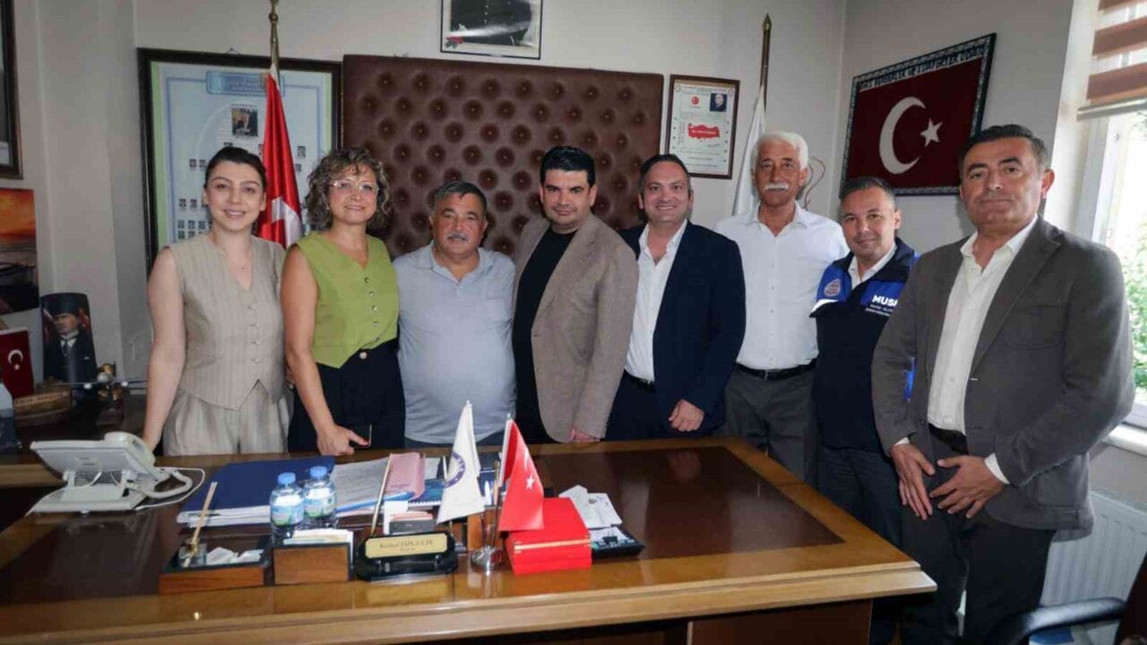 MUĞLA BÜYÜKŞEHİR BELEDİYESİ, İLÇE VE MAHALLELERİN İHTİYAÇLARININ DOĞRUDAN SAHADAN BELİRLENMESİ AMACIYLA GERÇEKLEŞTİRDİĞİ KOORDİNASYON TOPLANTILARINI ULA İLÇESİNDE GERÇEKLEŞTİRDİ.