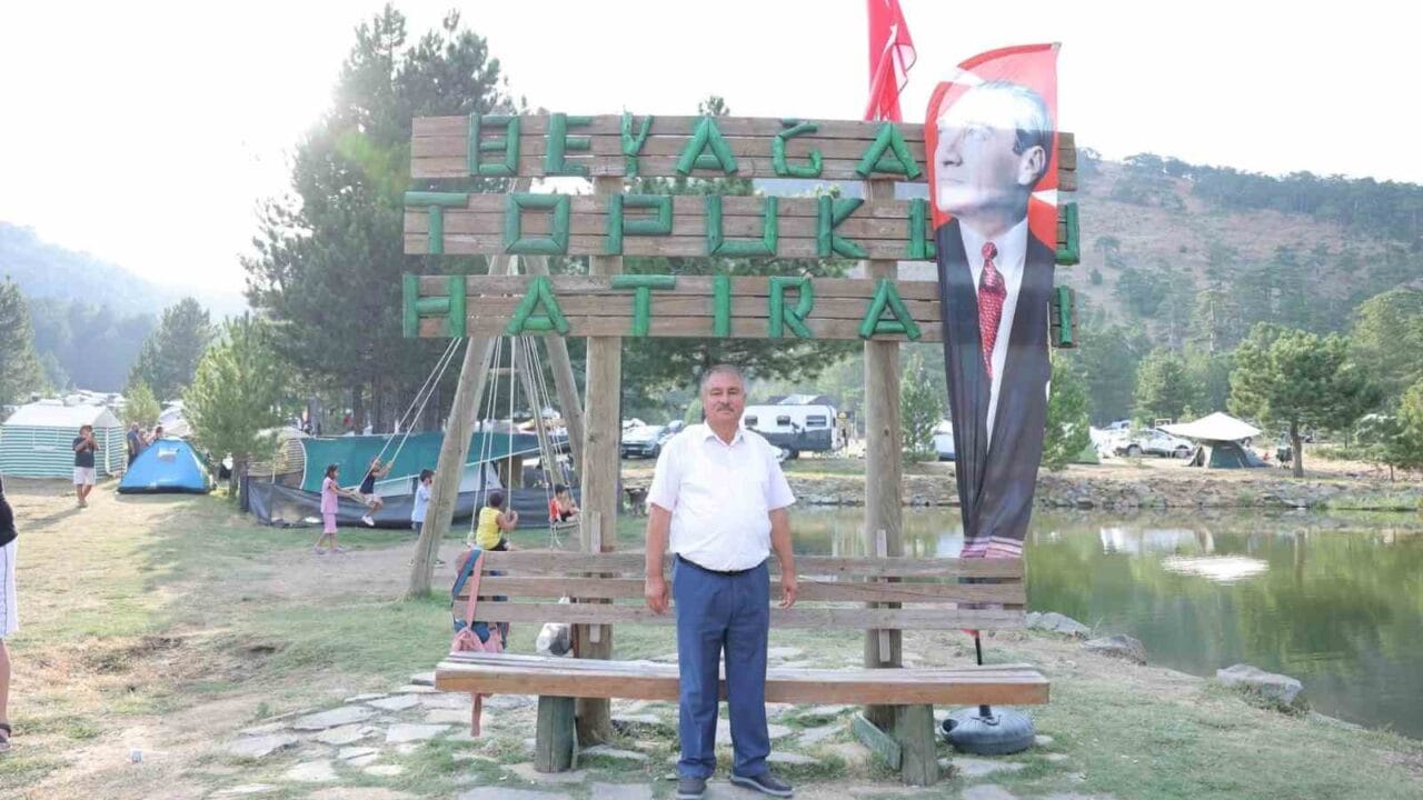 DENİZLİ’NİN BEYAĞAÇ BELEDİYE BAŞKANI SEZAYİ PÜTÜN, "TOPUKLU YAYLAMIZIN EŞSİZ DOĞASI VE GÖKYÜZÜ ALTINDA BİZLERLE BU GÜZEL HEYECANI PAYLAŞAN YAKLAŞIK 7 BİN MİSAFİRİMİZE DE GÖNÜLDEN TEŞEKKÜR EDİYORUM" DEDİ.