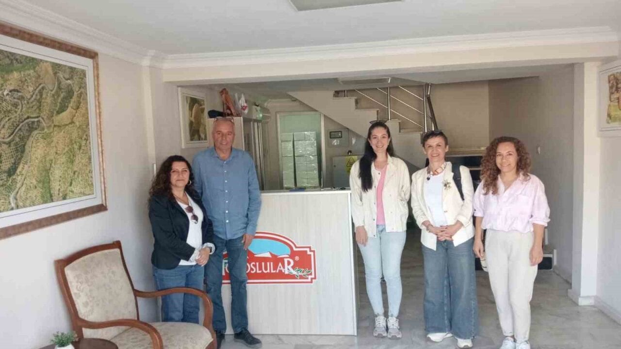 TÜRKİYE VE AVRUPA BİRLİĞİ’NDE 'COĞRAFİ İŞARET' TESCİLİ BULUNAN AYDIN İNCİRİ'NİN MARKA DEĞERİNİN KORUNMASI AMACIYLA SAHAYA İNEN AYDIN TİCARET ODASI (AYTO) EKİPLERİ, İNCİR İŞLETMELERİNDE DENETİM GERÇEKLEŞTİRDİ.