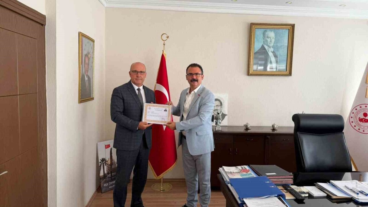 SULTANHİSAR İLÇE TARIM VE ORMAN MÜDÜRLÜĞÜNDE GÖREV SÜRESİ SONA EREN TANER BOZBEK’İN YERİNE BEKİR PİŞKİN GÖREVE BAŞLADI.