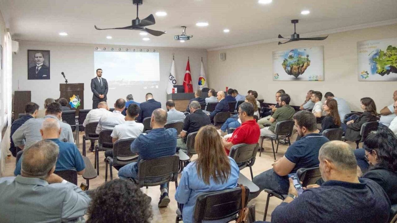 AYDIN SANAYİ ODASI (AYSO) BAŞKANI VE BAŞKAN ADAYI GÖKHAN MARAŞ’IN, AYDIN SANAYİSİNİN SAVUNMA SANAYİSİNDEKİ ÜRETİM VE TEDARİK ZİNCİRİNDEN DAHA FAZLA PAY ALMASINA YÖNELİK PROJESİ ÇERÇEVESİNDE BAYKAR, AYSO ÜYELERİYLE BULUŞTU. YOĞUN KATILIMLA GEÇEN SEMİNERDE AYDINLI SANAYİCİLER, ÜRETİM KALİBİYETLERİNİ GELİŞTİREBİLECEK İŞ BİRLİĞİ VE TEDARİK FIRSATLARINI DEĞERLENDİRDİ.