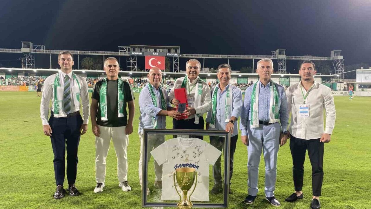 YALIKAVAKSPOR’UN CUMHURBAŞKANLIĞI KUPASI GURURU BODRUM İLÇE STADI’NDA PAYLAŞILDI