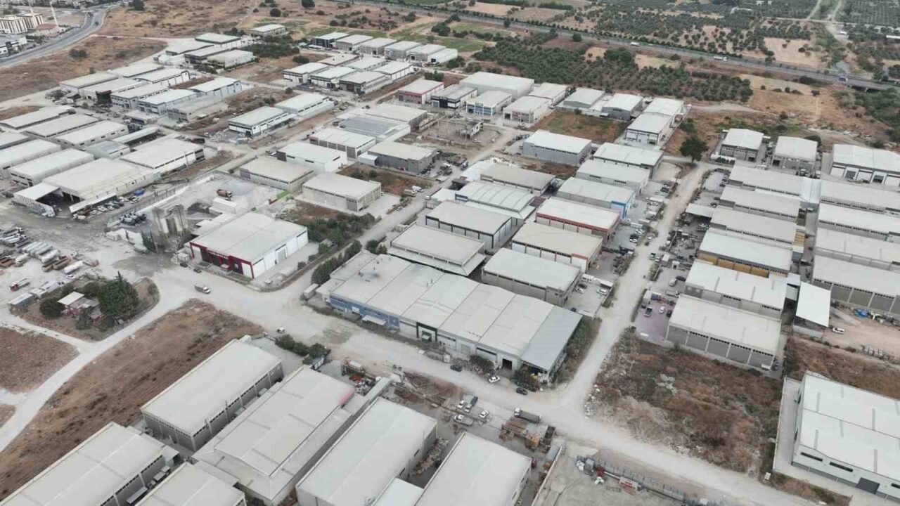 YILLARDIR YOL VE ALTYAPI SORUNLARIYLA GÜNDEME GELEN EVRENOS SANAYİ BÖLGESİ’NİN MURADİYE ORGANİZE SANAYİ BÖLGESİ’NE DAHİL EDİLMESİ İÇİN YÜRÜTÜLEN ÇALIŞMALARDA ÖNEMLİ AŞAMAYA GELİNDİ.