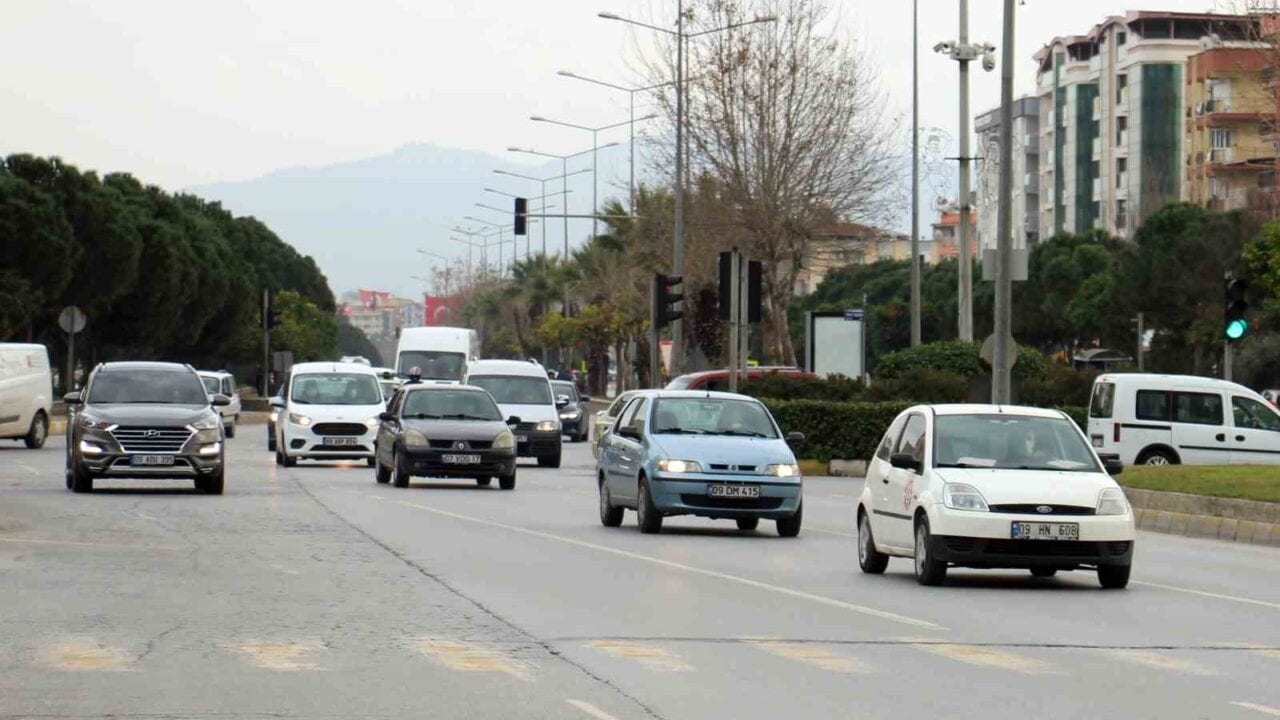 AYDIN’DA AĞUSTOS AYINDA TOPLAM ARAÇ SAYISI 694 BİN 296 OLURKEN, 12 BİN 282 ARACIN İSE DEVRİ YAPILDI.