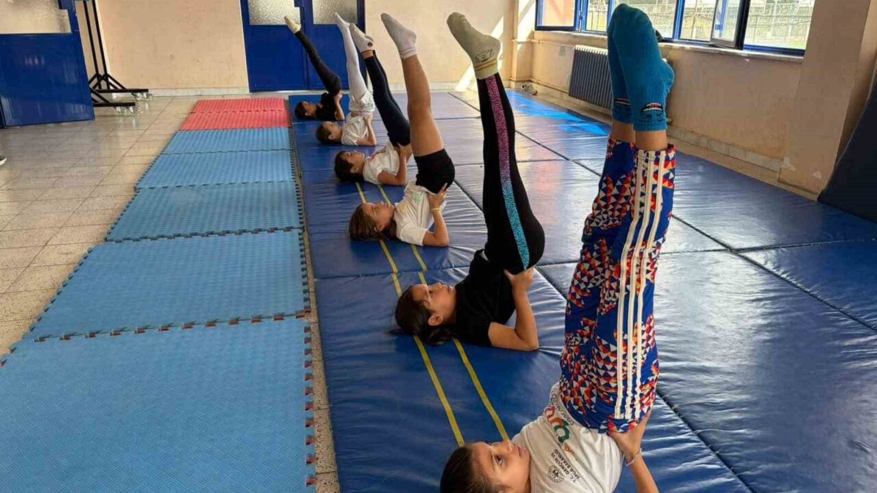 AYDIN GENÇLİK VE SPOR İL MÜDÜRLÜĞÜ KOORDİNESİNDE İL GENELİNDE YÜRÜTÜLEN GSB SPOR OKULLARI VE GSB ENGELSİZ SPOR OKULLARI KAPSAMINDA GENÇLER EĞİTİMLERİNE ARALIKSIZ DEVAM EDİYOR.