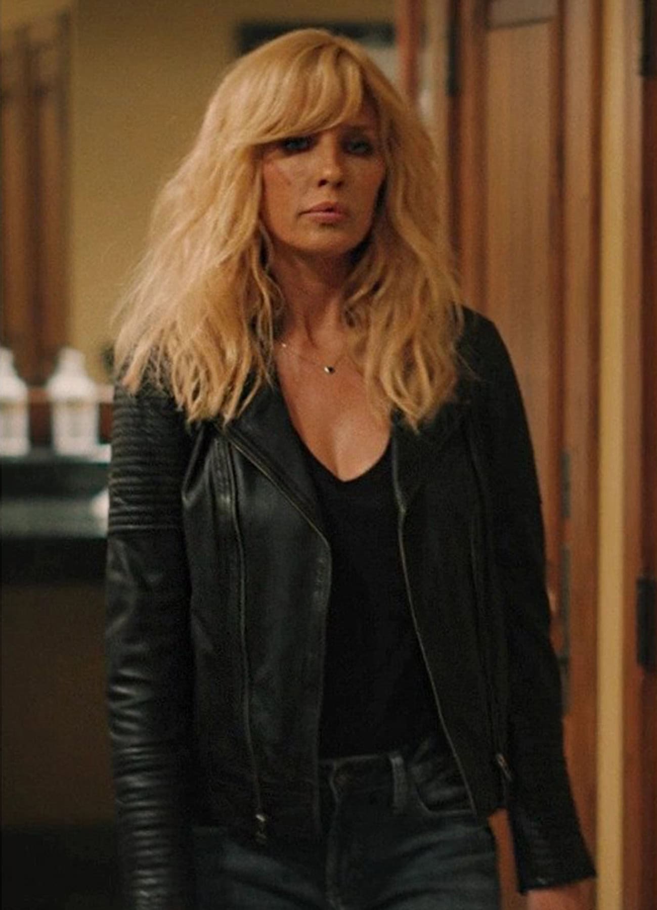 Beth Dutton Black Jacket Yellowstone Season 5 beth-dutton-black-jacket-yellowstone-season-5