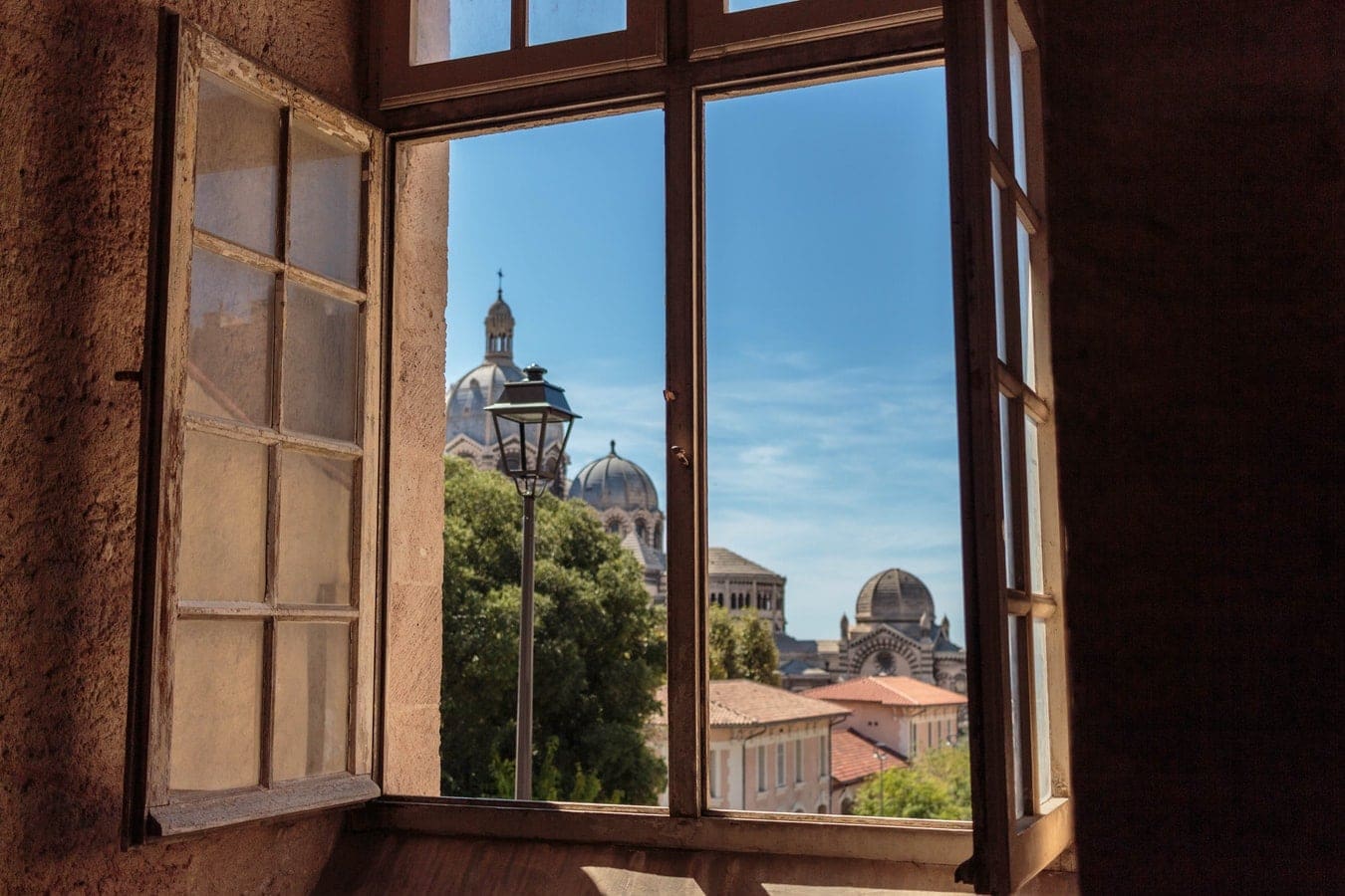 Marseille window