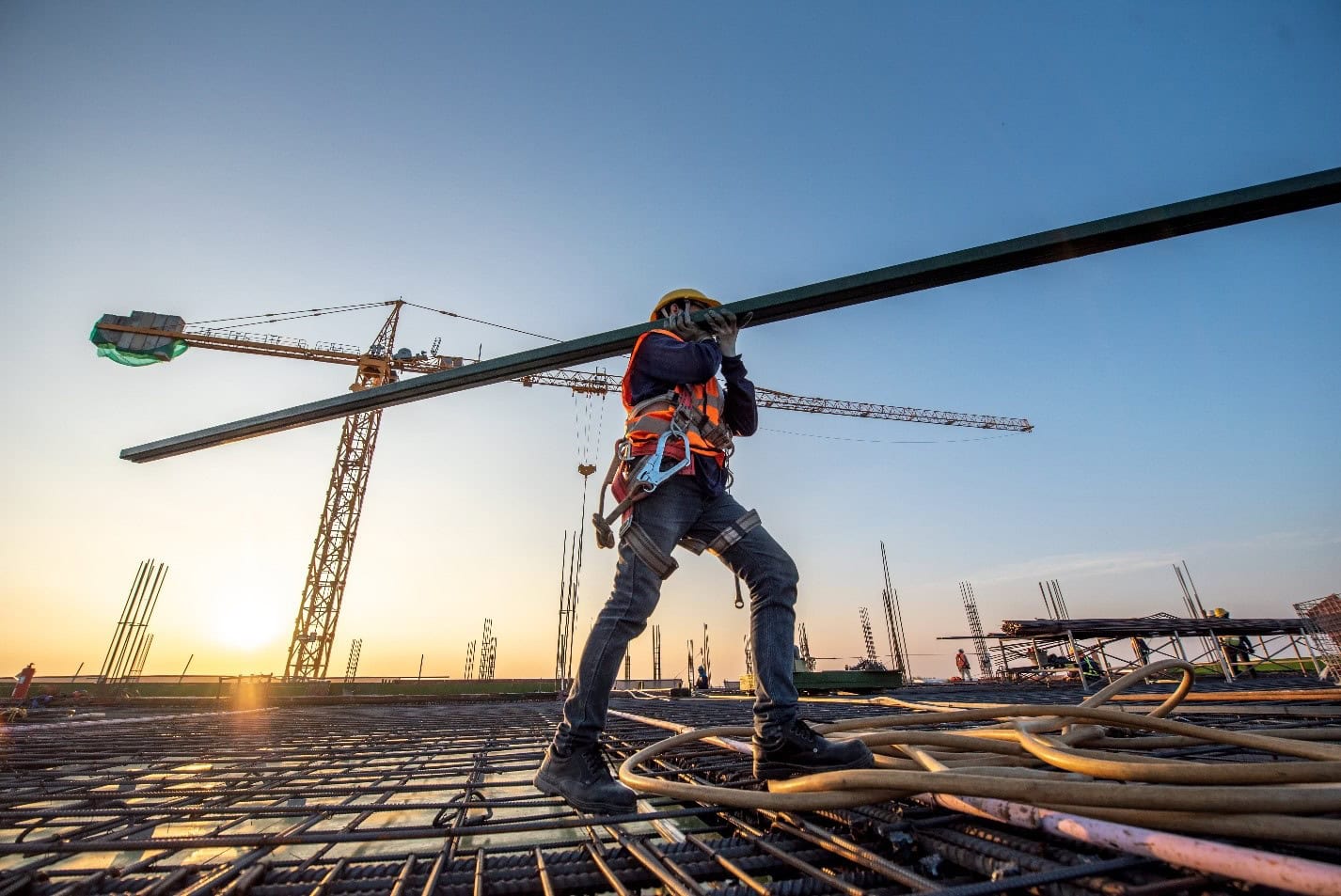 Frederick Basli New York discusses how managing a large-scale construction project requires a blend of strategic planning, adept coordination, and hands-on leadership.