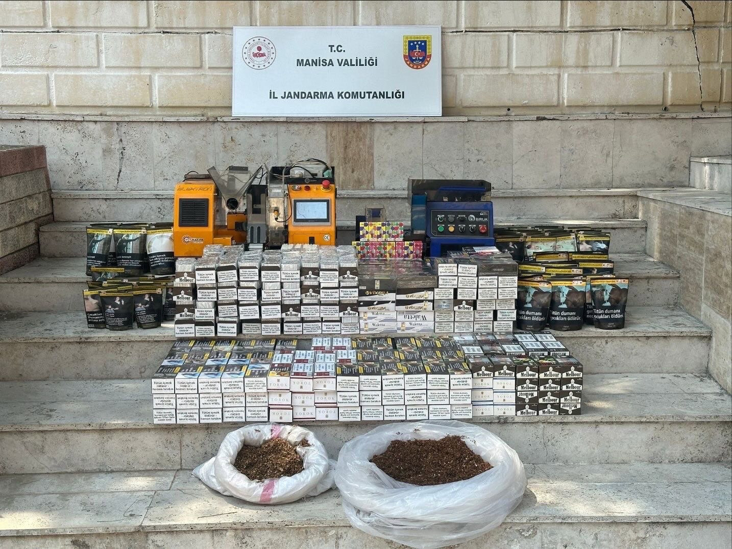 Alaşehir’de kaçak tütün operasyonu