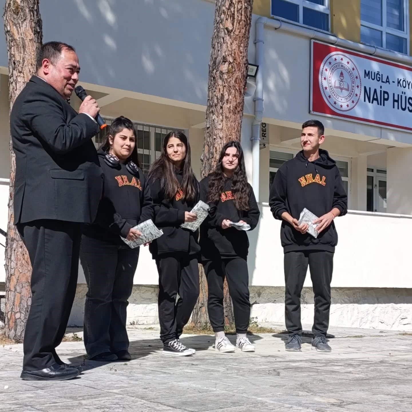 Köyceğizli iki öğrenci öykü yarışmasında birinciliği paylaştı