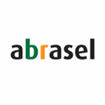 Imagem do logotipo da Abrasel, associação brasileira de bares e restaurantes, destacando o nome em letras coloridas verde, vermelho e preto com fundo branco.