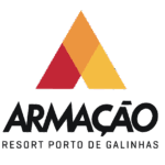 Imagem do logotipo do Armação Resort Porto de Galinhas, com símbolo triangular em cores vermelho, laranja e amarelo, e texto em preto.