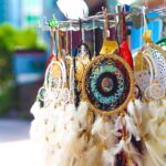 Atrapasueños medianos con plumas de color blanco