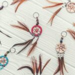 Fondo de atrapasueños pequeños de colores vivos