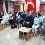 GAZİOSMANPAŞA’DA YENİ DOĞUM YAPAN VE GEBE ANNELERE YÖNELİK DÜZENLENEN ‘ANNE SÜTÜNÜN ÖNEMİ’ PANELİNDE, EMZİRMENİN ÖNEMİ, GEBELİKTE DOĞRU BESLENME, EGZERSİZ VE LOHUSALIK DÖNEMİNDE PSİKOLOJİK DESTEK GİBİ KONULARDA UZMAN İSİMLER TARAFINDAN BİLGİLENDİRME YAPILDI.