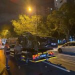 REFÜJÜ AŞAN OTOMOBİL KARŞI ŞERİTTE İKİ ARACA ÇARPTI: 3 YARALI
