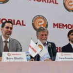ECZACIBAŞI SPOR SALONU'NDA DÜZENLENEN İMZA TÖRENİNE MEMORİAL SAĞLIK GRUBU CEO'SU BORA ULUDÜZ, ECZACIBAŞI SPOR KULÜBÜ YÖNETİM KURULU BAŞKANI FARUK ECZACIBAŞI, ECZACIBAŞI SPOR KULÜBÜ GENEL MÜDÜRÜ ALİ ATALIK VE ECZACIBAŞI PERON İSTANBUL TAKIM KAPTANI SİMGE AKÖZ KATILDI.