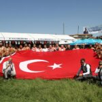 KULA’DA BU YIL 29’UNCUSU DÜZENLENEN GELENEKSEL YAĞLI GÜREŞLERİ’NDE BAŞPEHLİVANLIĞI, PALABIYIK YEDEK PARÇA SAHİBİ İŞ İNSANI AHMET PALABIYIK ADINA GÜREŞEN FEYZULLAH AKTÜRK KAZANDI.
