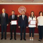 AYDIN ŞEHİR HASTANESİ, SAĞLIK BAKANLIĞI TARAFINDAN GERÇEKLEŞTİRİLEN İNCELEME VE DENETİMLERİ TAMAMLAYARAK ULUSLARARASI SAĞLIK TURİZMİ YETKİ BELGESİ ALMAYA HAK KAZANDI.