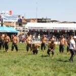 KULA’DA BU YIL 29’UNCUSU DÜZENLENEN GELENEKSEL YAĞLI GÜREŞLERİ’NDE BAŞPEHLİVANLIĞI, PALABIYIK YEDEK PARÇA SAHİBİ İŞ İNSANI AHMET PALABIYIK ADINA GÜREŞEN FEYZULLAH AKTÜRK KAZANDI.
