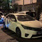 BAYRAMPAŞA’DA POLİSİN ‘DUR’ İHTARINA UYMAYAN OTOMOBİL KAZA YAPTI: 1 GÖZALTI