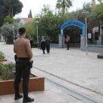 (ARŞİV FOTO) - YENİ EĞİTİM ÖĞRETİM YILININ BAŞLAMASIYLA AYDIN’DA OKUL VE ÖĞRENCİ GÜVENLİĞİNE YÖNELİK DENETİMLER SIKLAŞTIRILIRKEN, EFELER İLÇESİNDE İLK GÜN 304 ŞAHIS SORGULANDI, 85 İŞLETME DENETLENDİ.