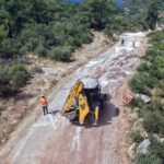 MUSKİ GENEL MÜDÜRLÜĞÜ, MARMARİS ÇAMLI MAHALLESİNDE EKONOMİK ÖMRÜNÜ TAMAMLAYAN YAKLAŞIK 30 YILLIK İÇME SUYU HATLARINI YENİLİYOR.