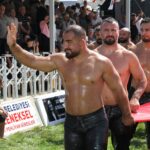 KULA’DA BU YIL 29’UNCUSU DÜZENLENEN GELENEKSEL YAĞLI GÜREŞLERİ’NDE BAŞPEHLİVANLIĞI, PALABIYIK YEDEK PARÇA SAHİBİ İŞ İNSANI AHMET PALABIYIK ADINA GÜREŞEN FEYZULLAH AKTÜRK KAZANDI.