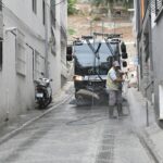 KUŞADASI BELEDİYESİ, KENT SAKİNLERİNİN YANI SIRA YIL BOYUNCA KUŞADASI’NI ZİYARET EDEN YERLİ VE YABANCI TURİSTLERİN TEMİZ VE HİJYENİK BİR KENT ORTAMINDA VAKİT GEÇİREBİLMESİ AMACIYLA TEMİZLİK ÇALIŞMALARINA HIZ KESMEDEN DEVAM EDİYOR.