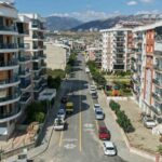 AYDIN’IN EFELER İLÇESİ ATA MAHALLESİ’NDEKİ GÖKSU CADDESİ’NDE ALTYAPI ÇALIŞMALARININ ARDINDAN YOL YENİLEME, ASFALT, ÇİZGİ VE LOGO ÇALIŞMALARI TAMAMLANDI.