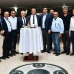 AYDIN TİCARET BORSASI’NDA SEÇİM HEYECANI SONA ERERKEN, AYDIN TİCARET BORSASI MEVCUT YÖNETİM KURULU BAŞKANI FEVZİ ÇONDUR, BORSA ÜYELERİNİN OYLARIYLA YENİDEN BAŞKAN SEÇİLEREK GÜVEN TAZELEDİ.