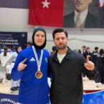 ORDU'DA DÜZENLENEN ŞAMPİYONADA RİNGE ÇIKAN AYDIN BÜYÜKŞEHİR BELEDİYESPOR SPORCUSU ELİFNAZ KÖSEOĞLU, TÜM RAKİPLERİNİ MAĞLUP EDEREK TÜRKİYE ŞAMPİYONU OLDU.